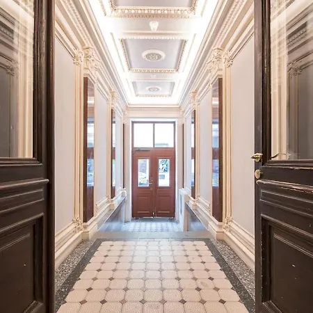 Spacious Old Town Apartment Perfect Home For 5 * פראג
