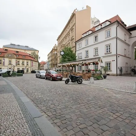 Spacious Old Town Apartment Perfect Home For 5 * פראג