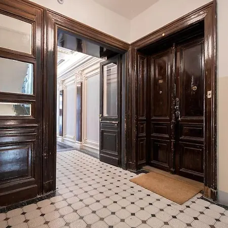 Spacious Old Town Apartment Perfect Home For 5 דירה פראג