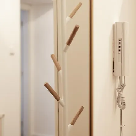 Spacious Old Town Apartment Perfect Home For 5 *